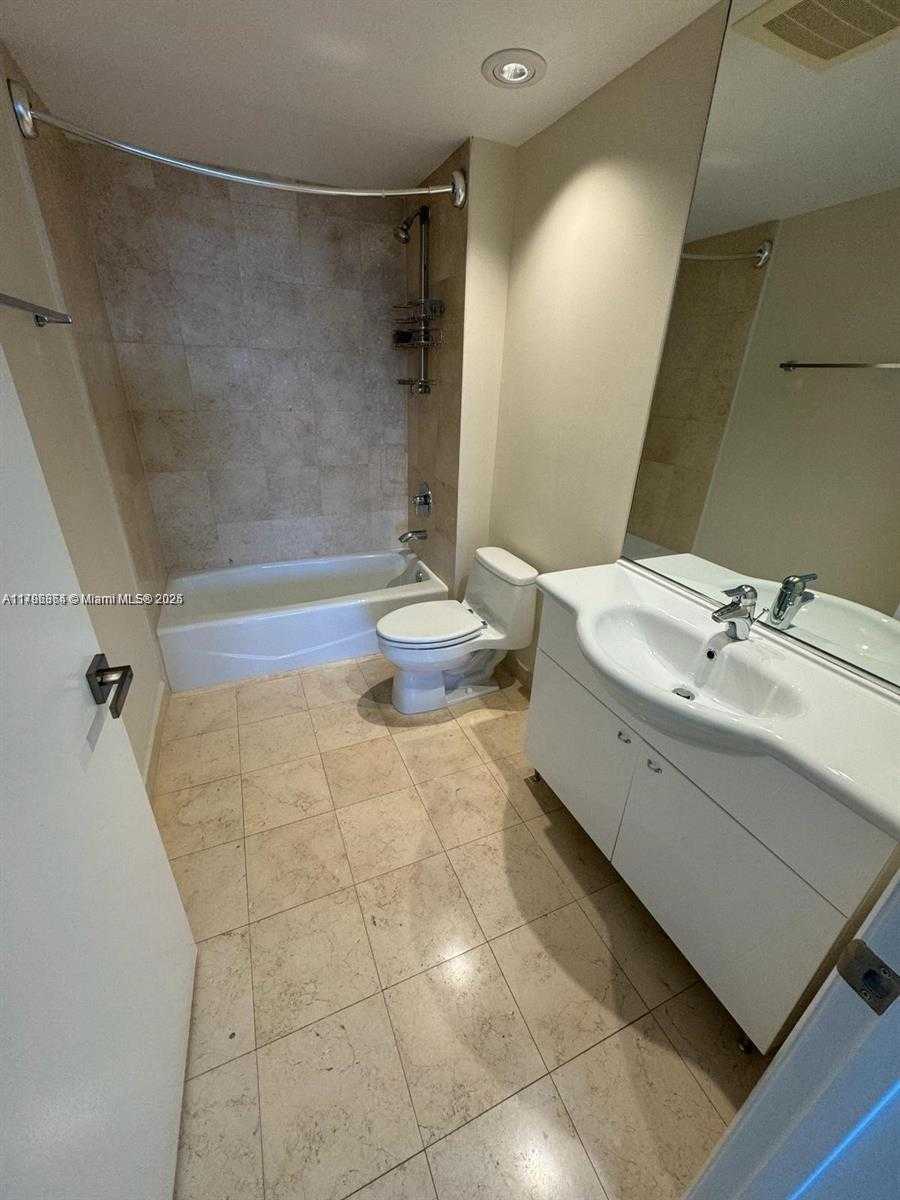 Small Image of 1800 SOUTH OCEAN DR #3603, Hallandale Beach Number 4