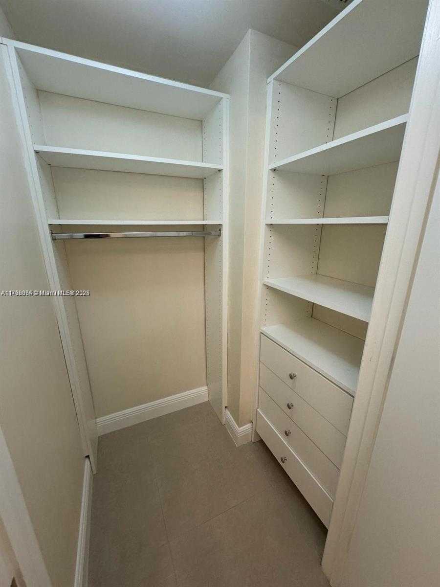 Small Image of 1800 SOUTH OCEAN DR #3603, Hallandale Beach Number 5