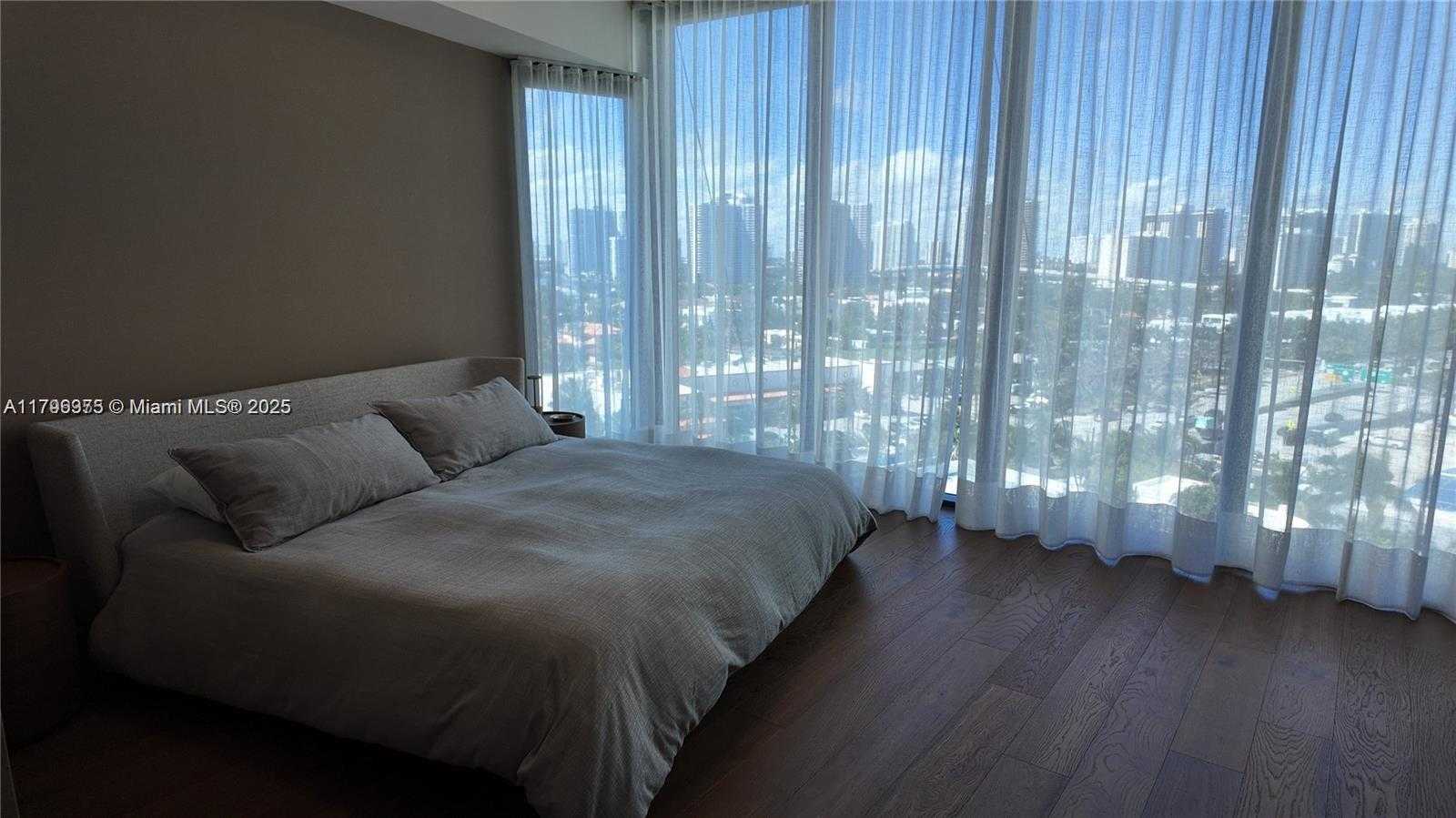 Small Image of 18555 COLLINS AVE #905, Sunny Isles Beach Number 18