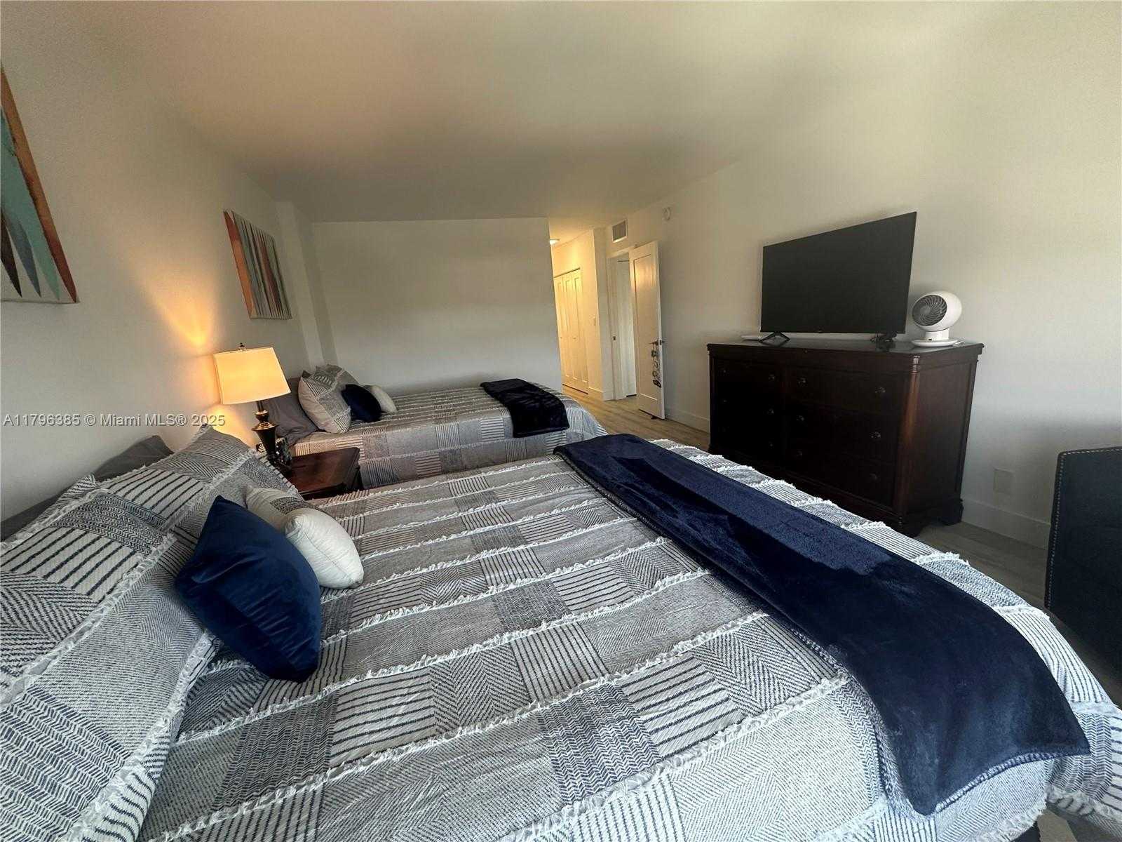 Small Image of 3800 SOUTH OCEAN DR #1812, Hollywood Number 23