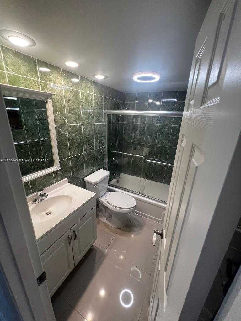Small Image of 300 LAYNE BLVD #312, Hallandale Beach Number 13