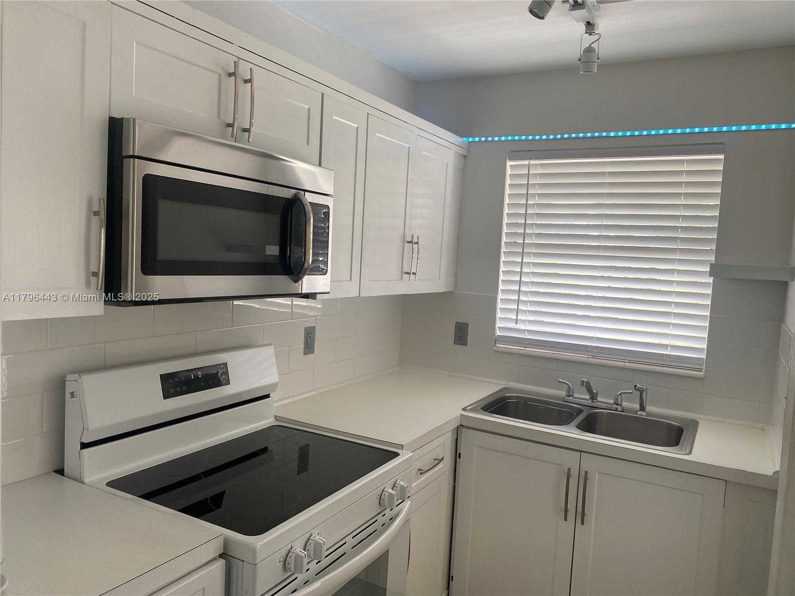 Small Image of 300 LAYNE BLVD #312, Hallandale Beach Number 6