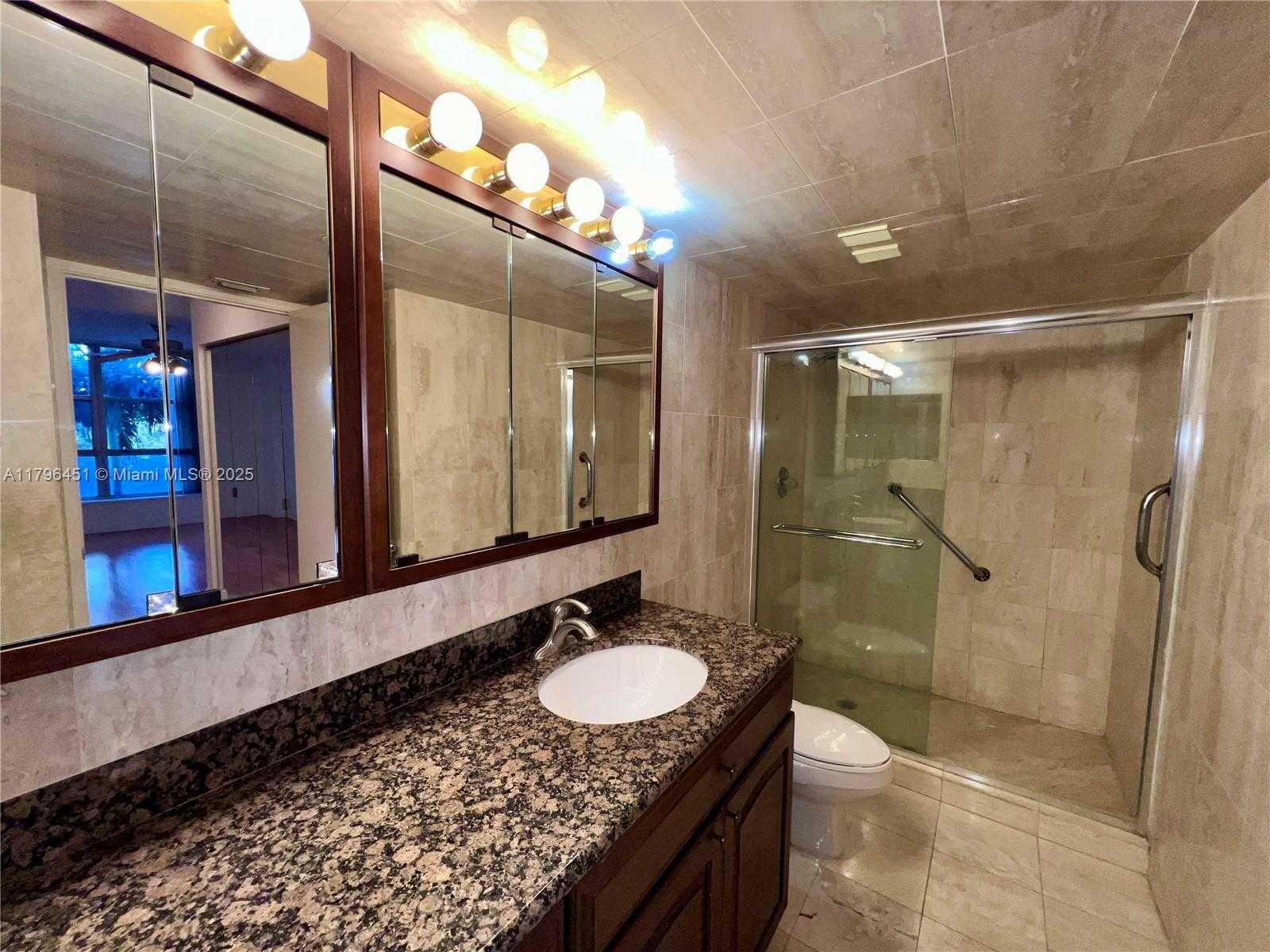 Small Image of 3600 MYSTIC POINTE DR #310, Aventura Number 5