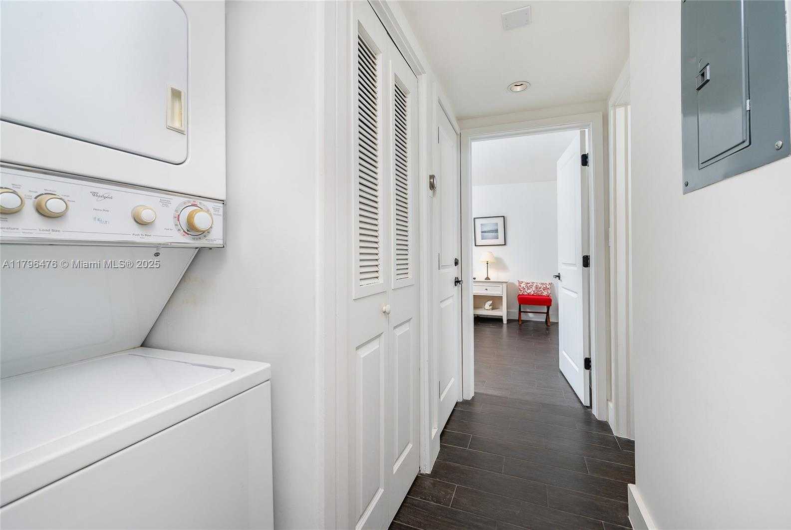 Small Image of 4301 COLLINS AVE #1003, Miami Beach Number 12