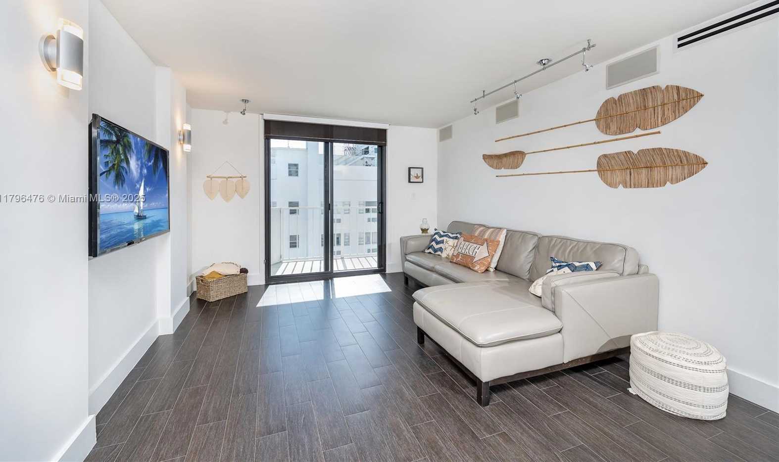 Small Image of 4301 COLLINS AVE #1003, Miami Beach Number 13