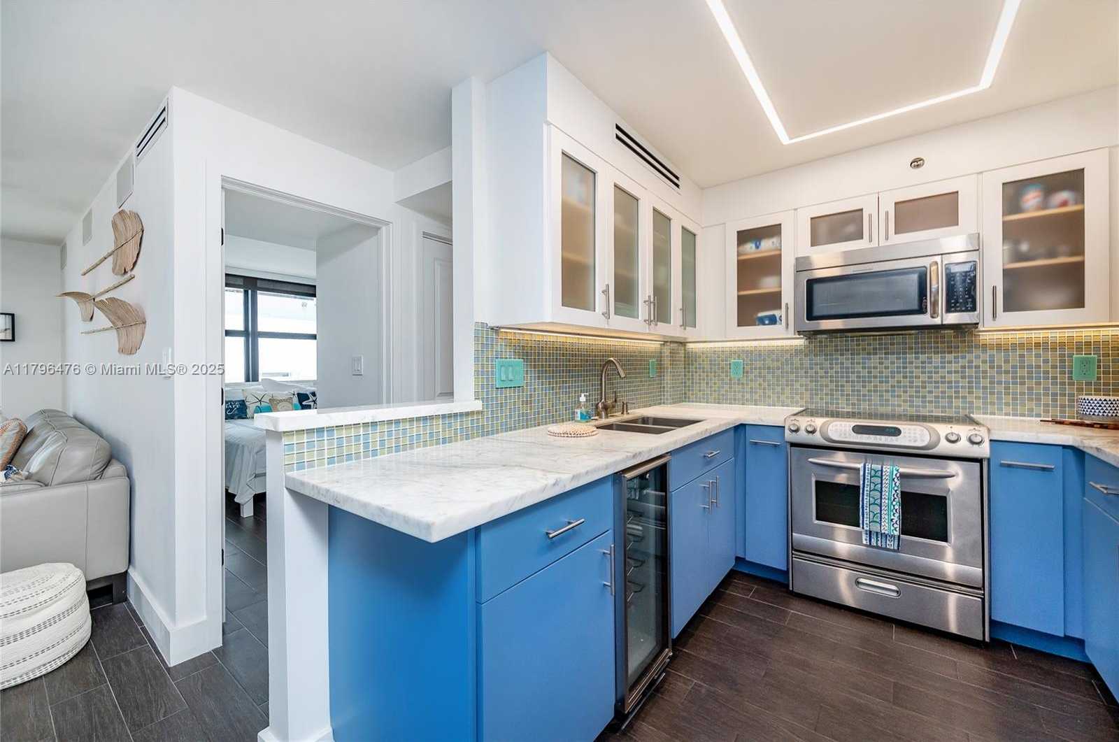 Small Image of 4301 COLLINS AVE #1003, Miami Beach Number 17