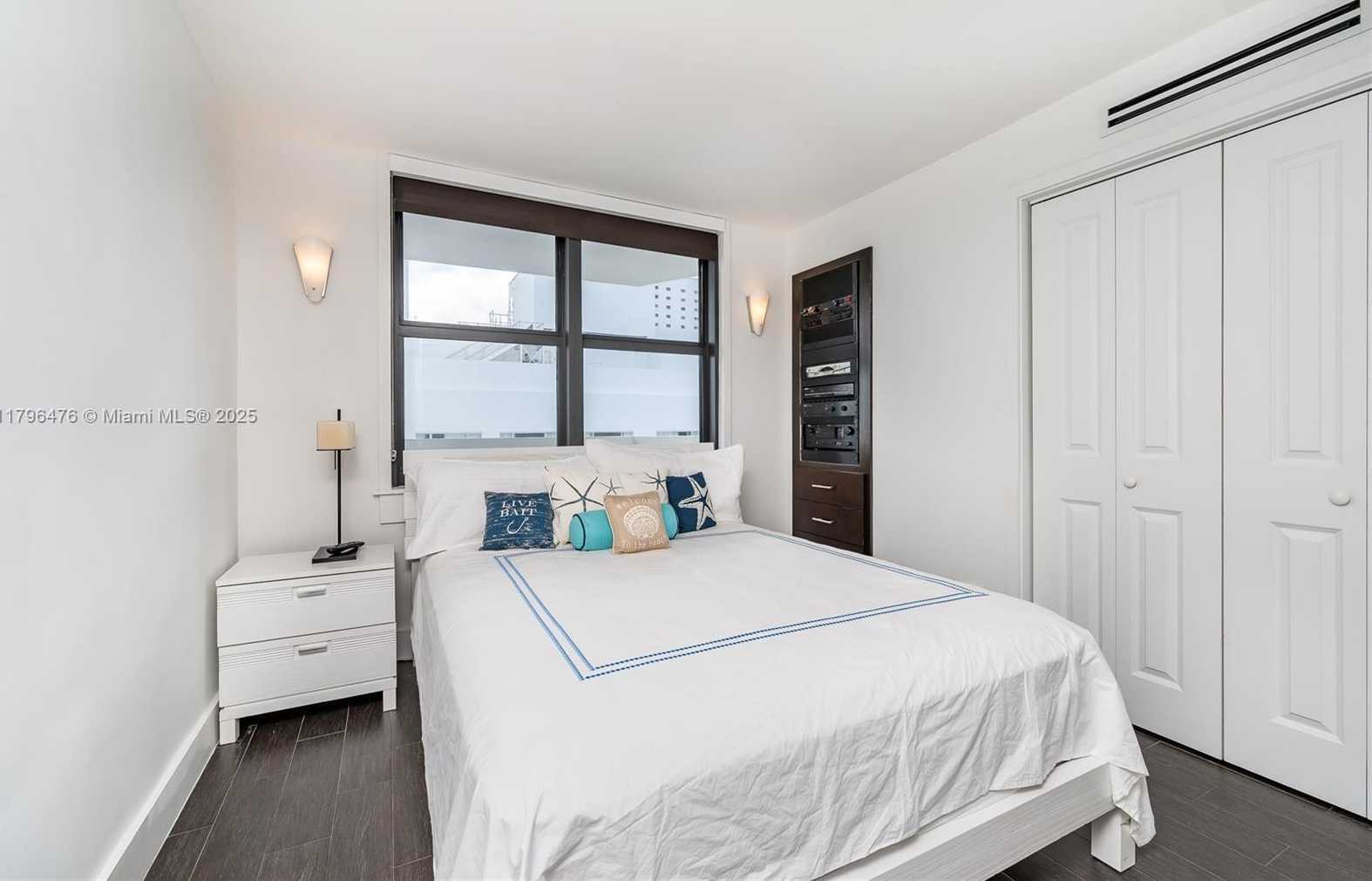 Small Image of 4301 COLLINS AVE #1003, Miami Beach Number 2