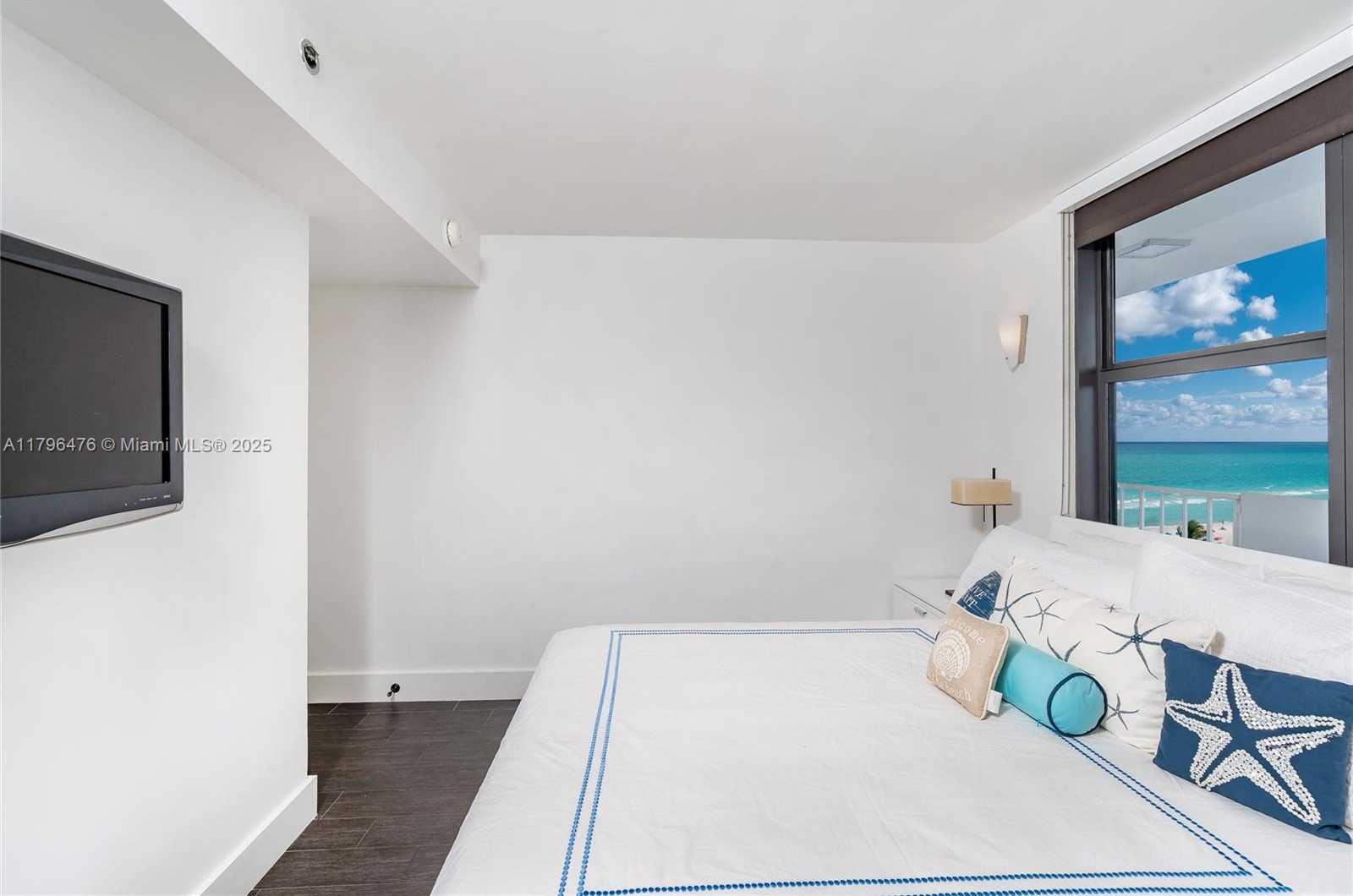 Small Image of 4301 COLLINS AVE #1003, Miami Beach Number 3