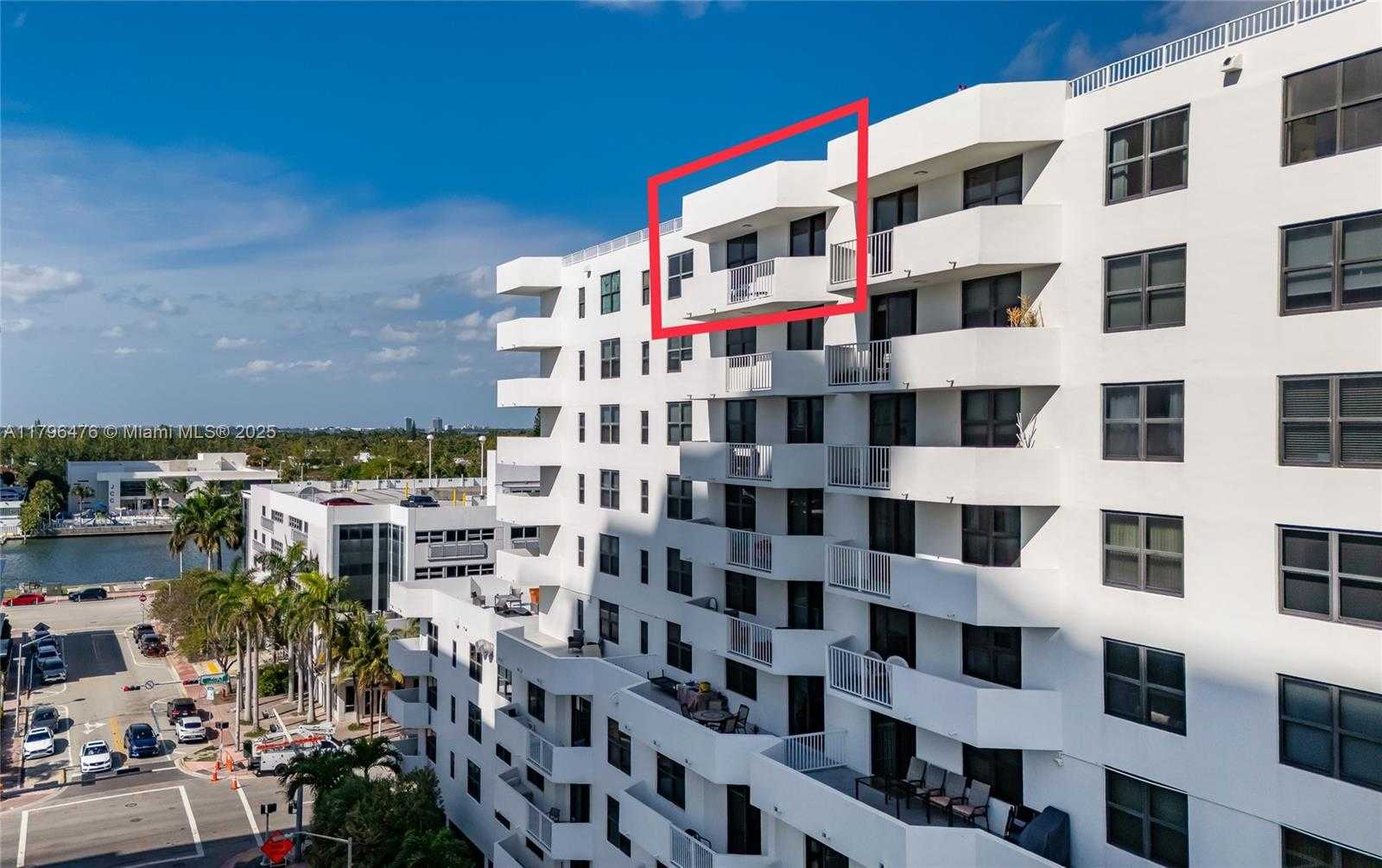 Small Image of 4301 COLLINS AVE #1003, Miami Beach Number 31