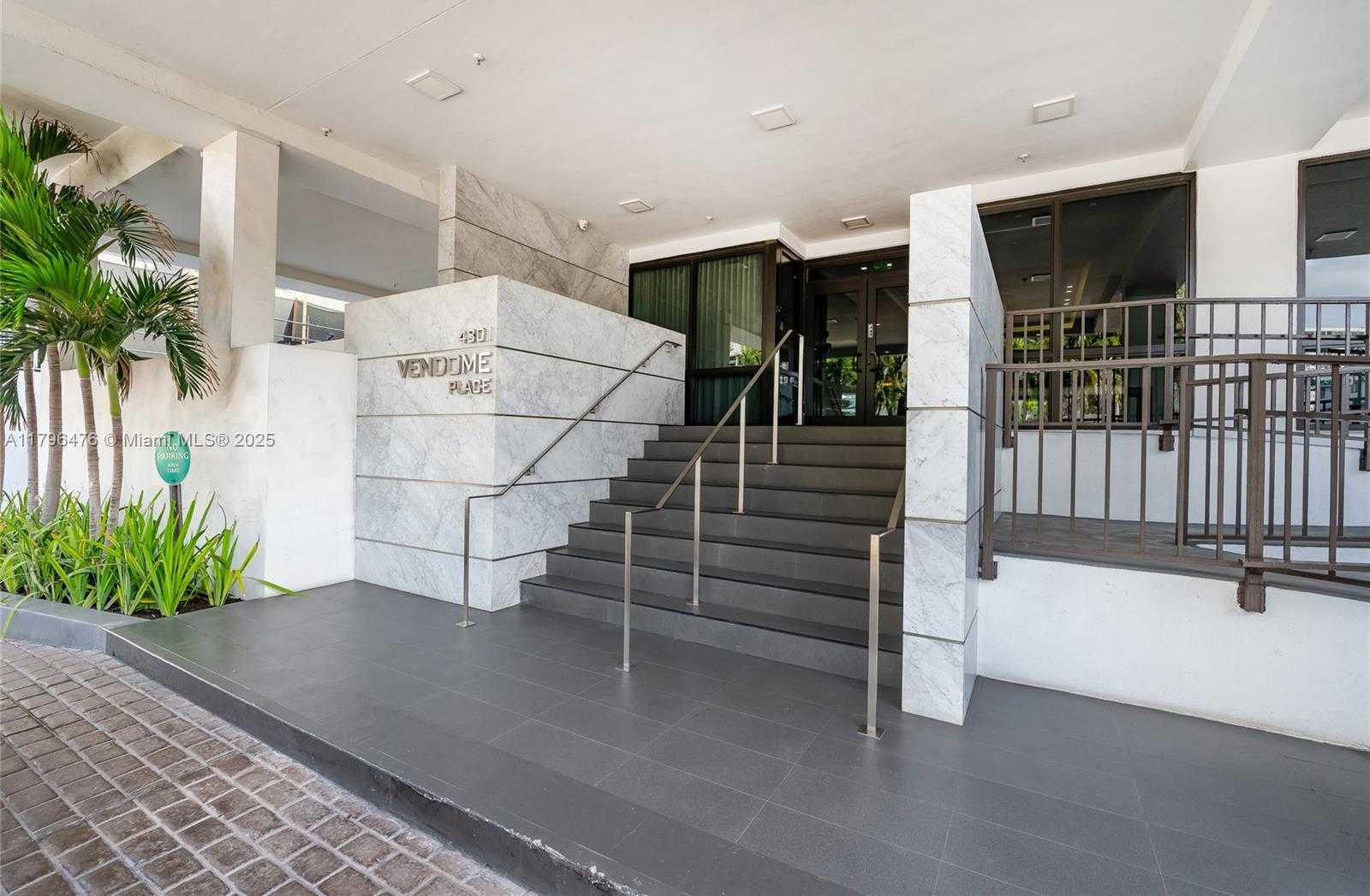 Small Image of 4301 COLLINS AVE #1003, Miami Beach Number 53