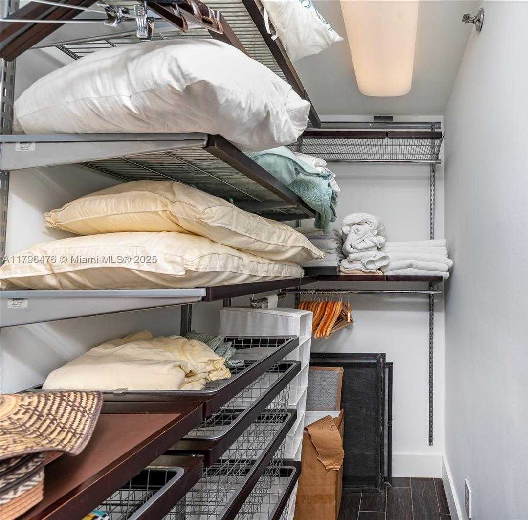 Small Image of 4301 COLLINS AVE #1003, Miami Beach Number 6
