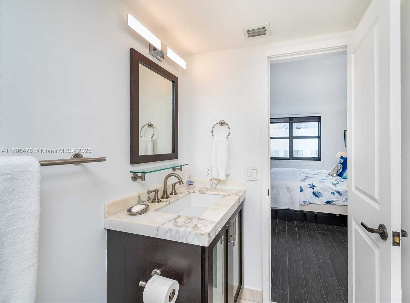 Small Image of 4301 COLLINS AVE #1003, Miami Beach Number 9