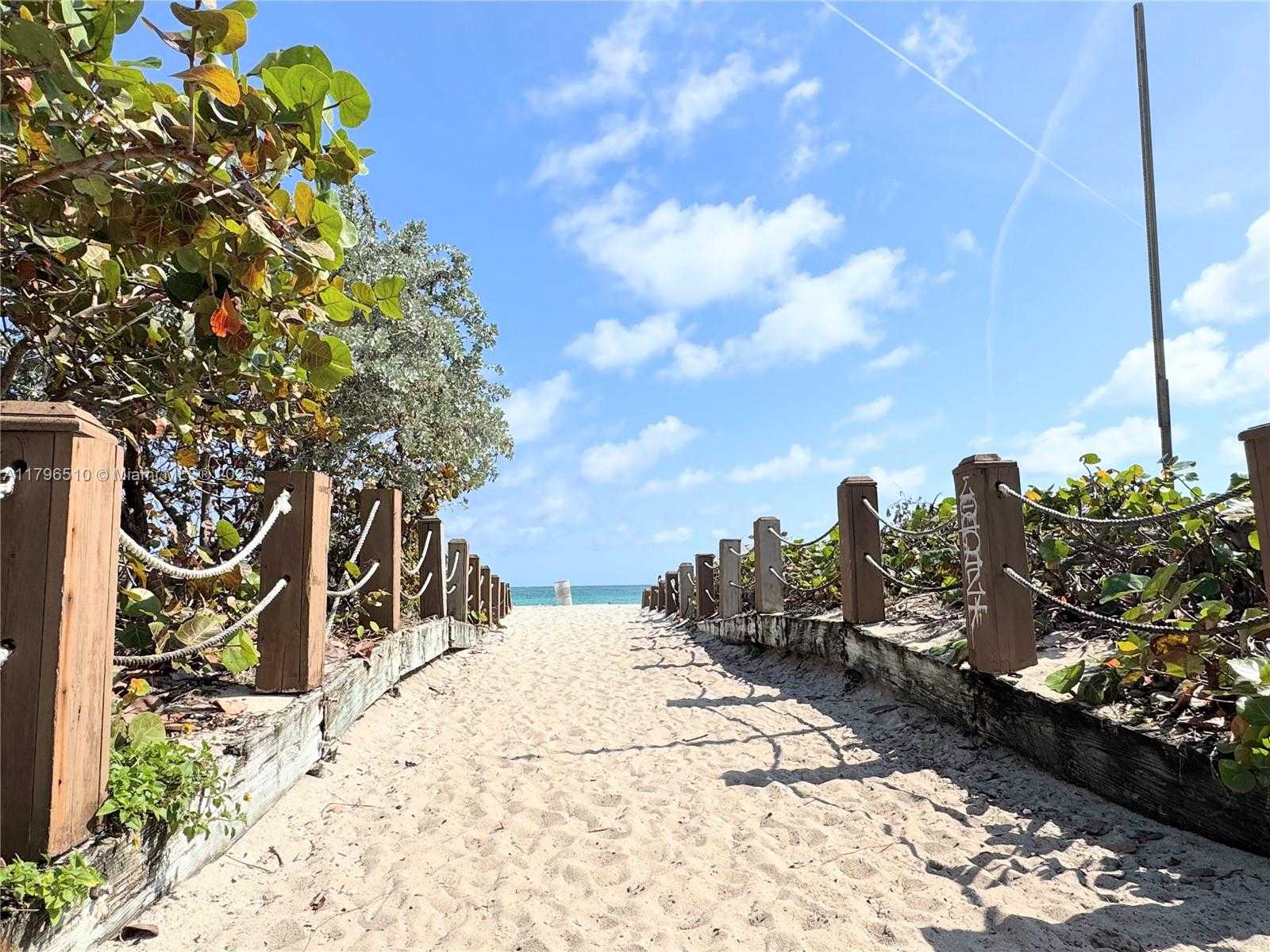 Small Image of 7325 BYRON AVE #3, Miami Beach Number 10