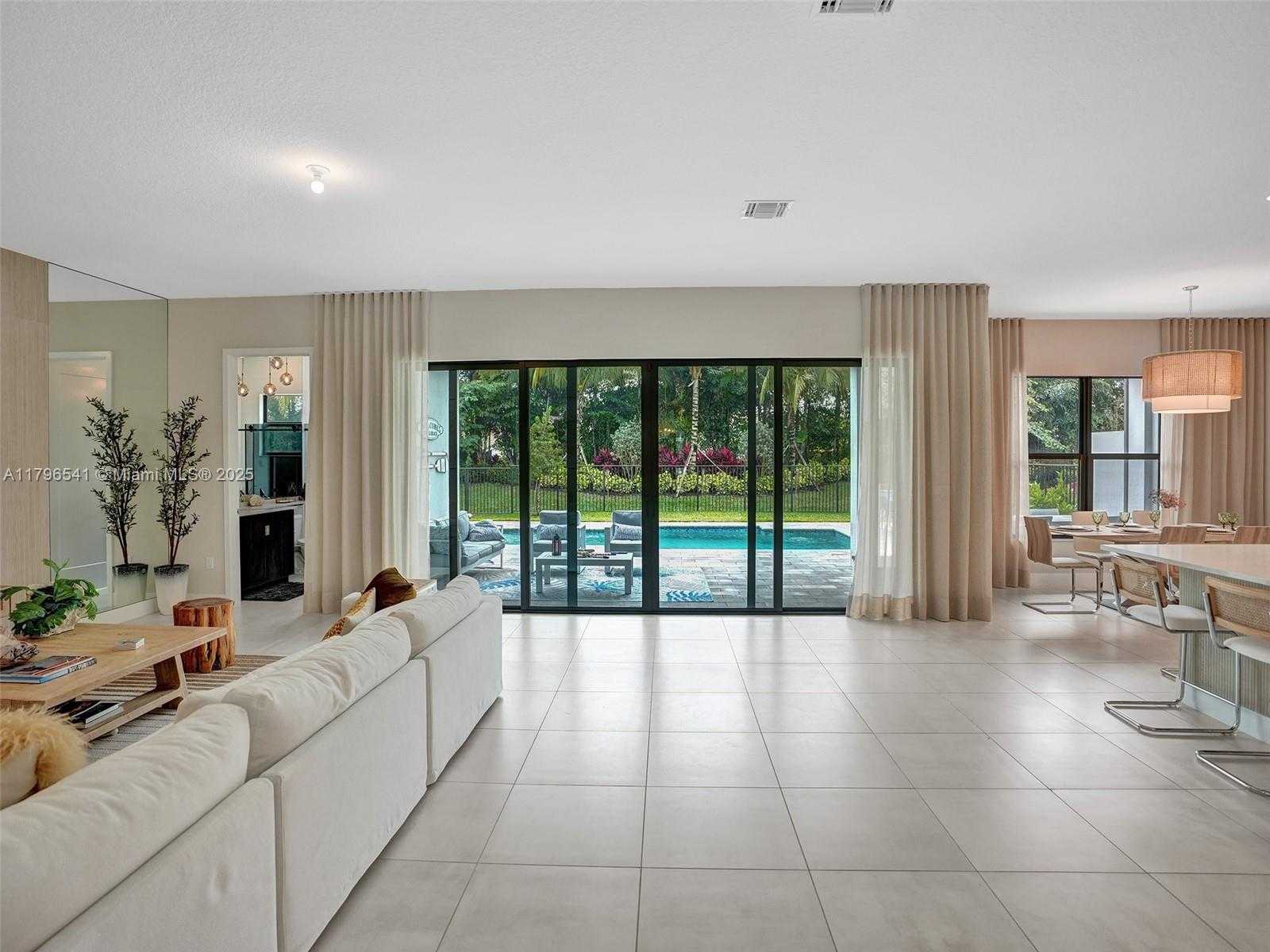 Small Image of 8642 SWINLEY FOREST WAY, Boca Raton Number 7