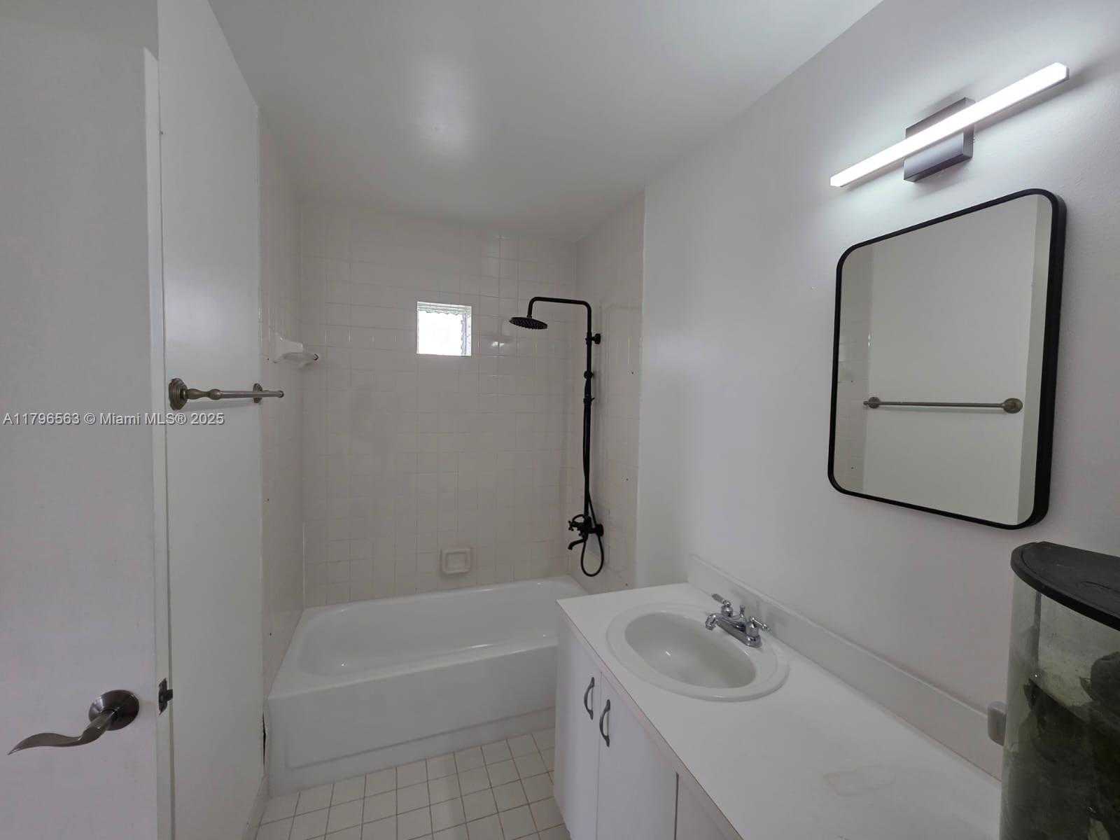 Small Image of 18950 NORTH WEST 22ND ST, Pembroke Pines Number 10