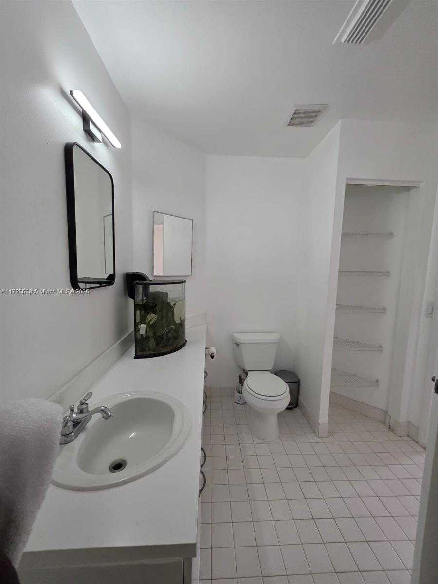 Small Image of 18950 NORTH WEST 22ND ST, Pembroke Pines Number 13