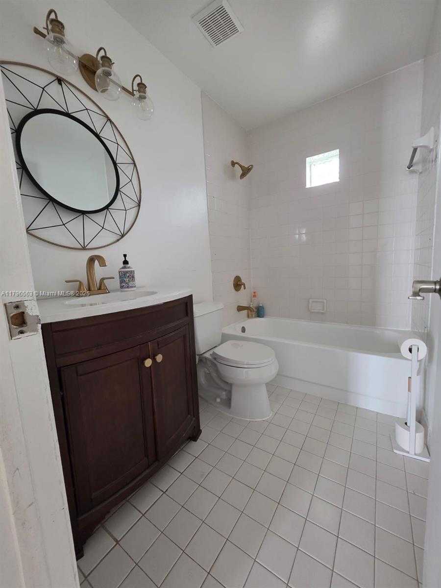 Small Image of 18950 NORTH WEST 22ND ST, Pembroke Pines Number 17