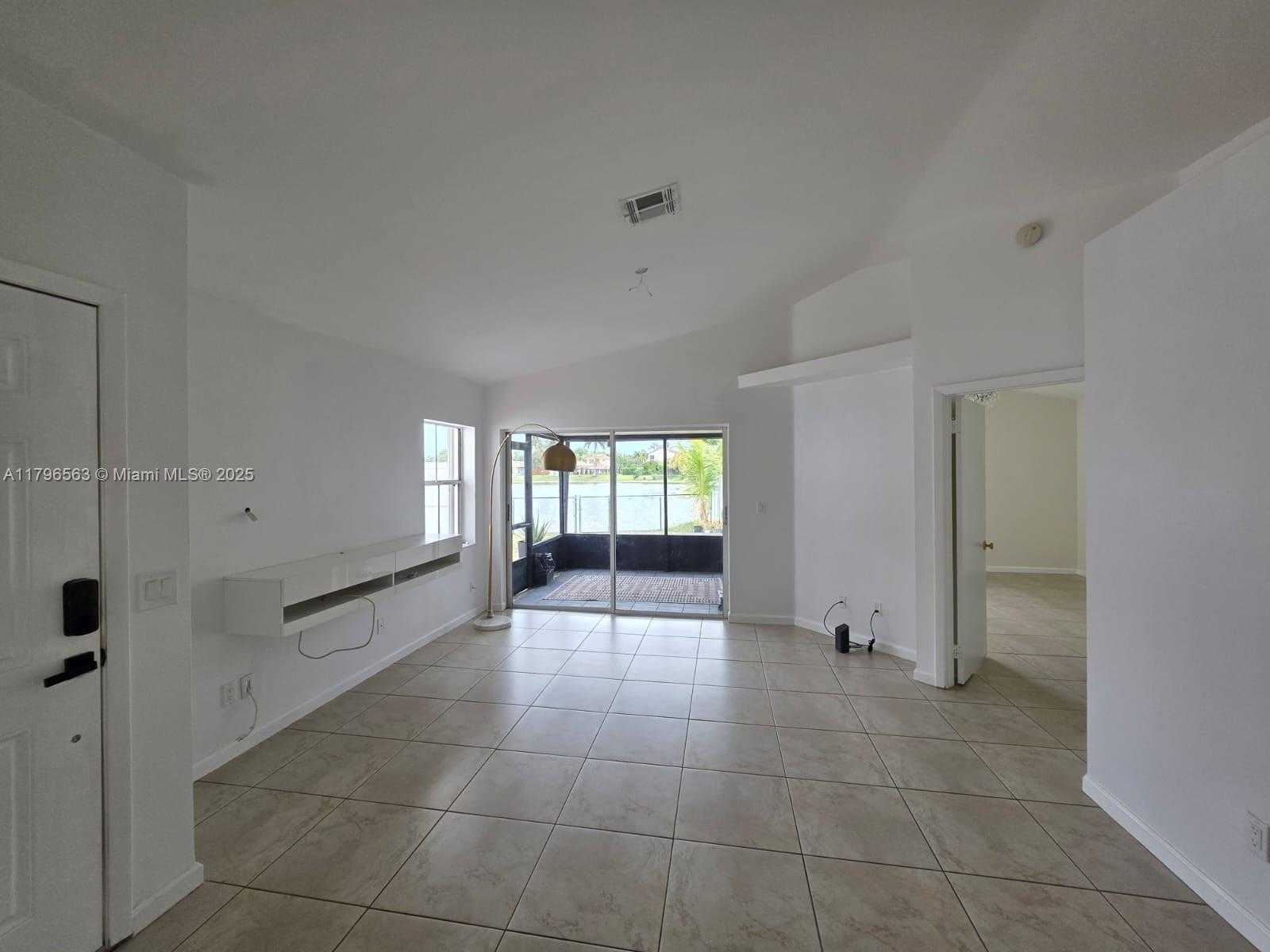 Small Image of 18950 NORTH WEST 22ND ST, Pembroke Pines Number 24