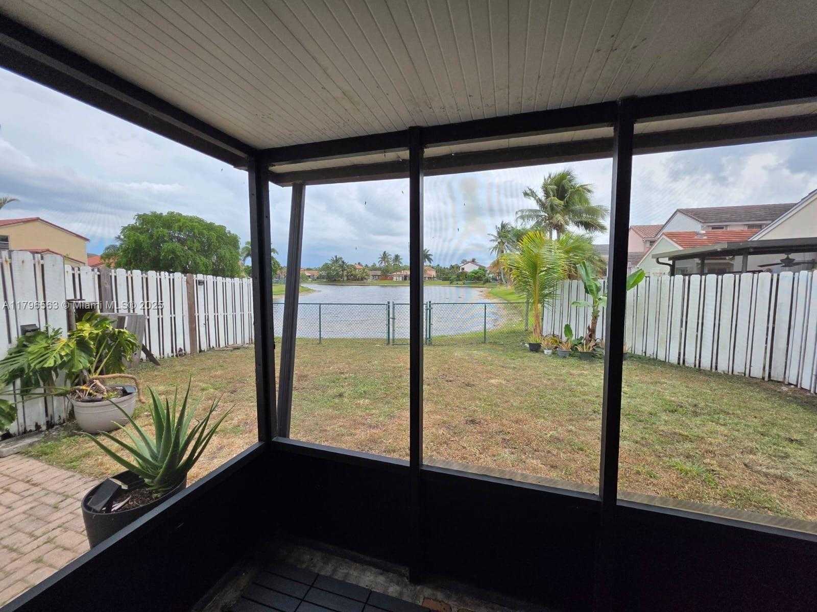 Small Image of 18950 NORTH WEST 22ND ST, Pembroke Pines Number 27