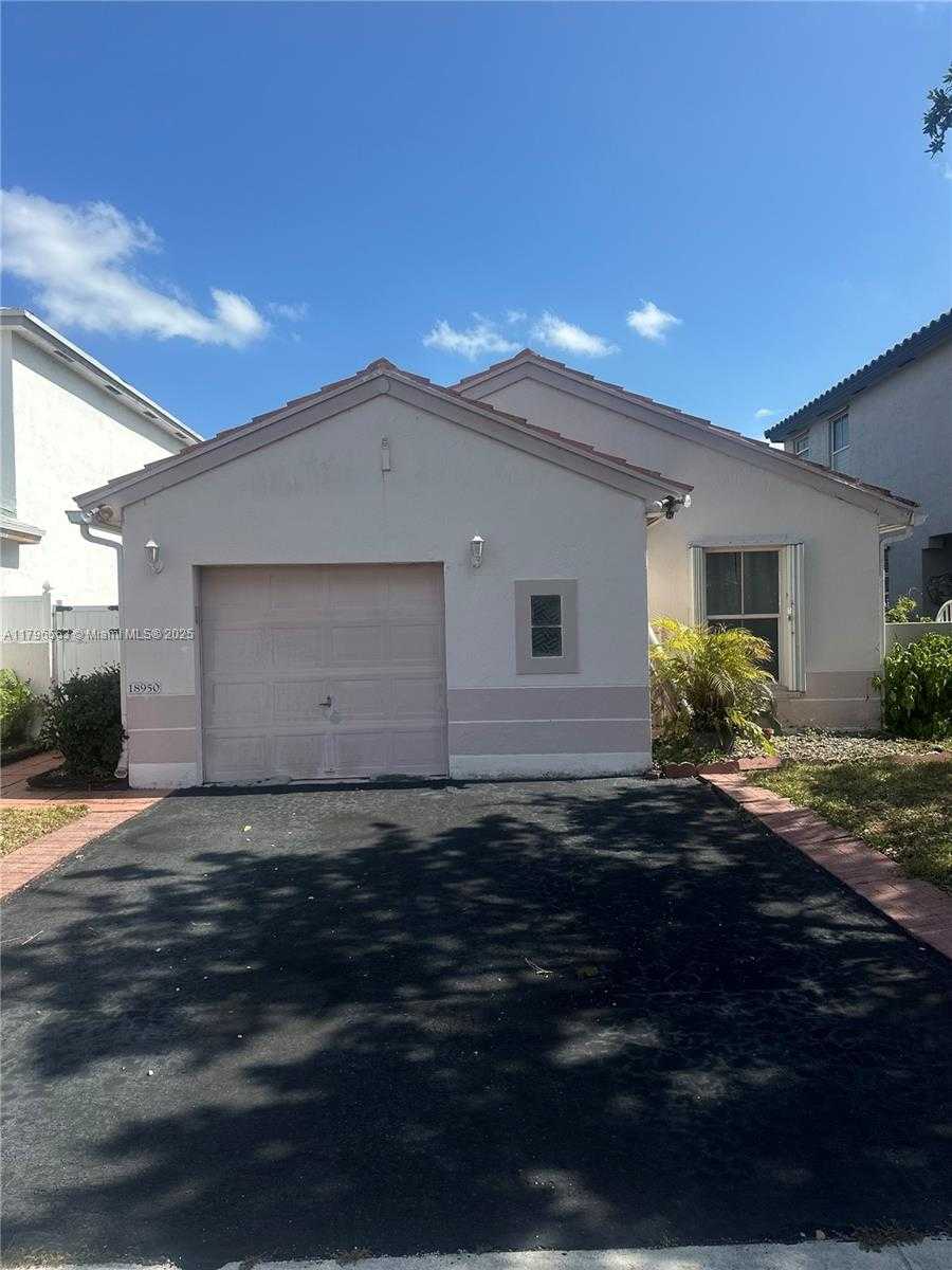 Small Image of 18950 NORTH WEST 22ND ST, Pembroke Pines Number 30