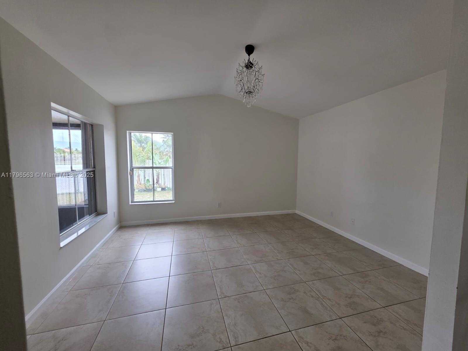 Small Image of 18950 NORTH WEST 22ND ST, Pembroke Pines Number 9