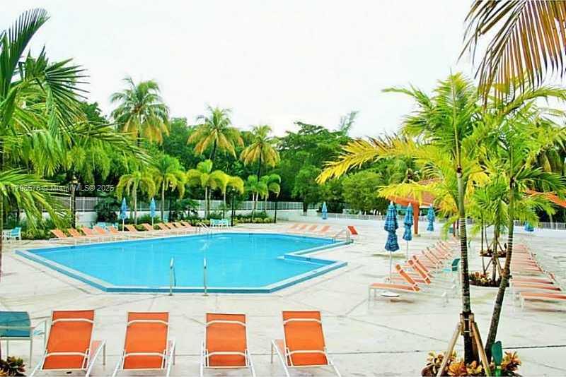 Small Image of 100 BAYVIEW DR #530, Sunny Isles Beach Number 8
