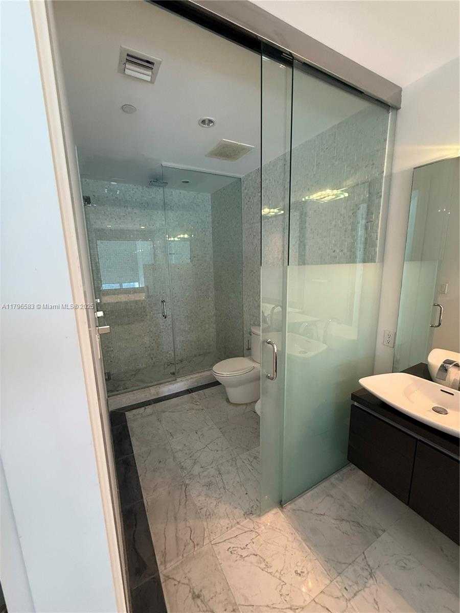 Small Image of 200 BISCAYNE BOULEVARD WAY #4904, Miami Number 13