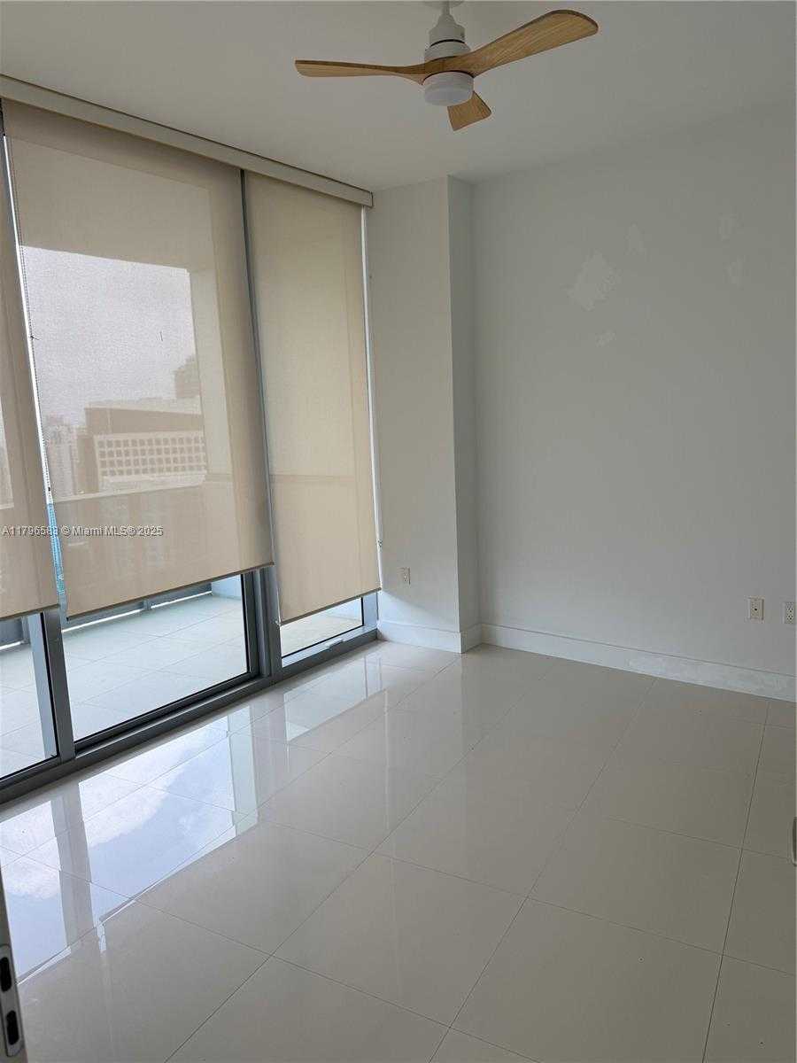 Small Image of 200 BISCAYNE BOULEVARD WAY #4904, Miami Number 7