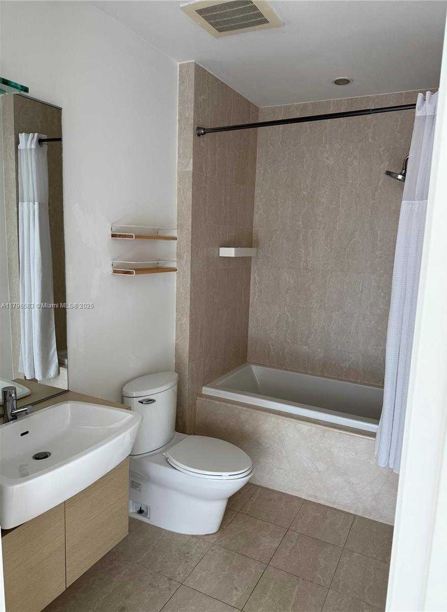 Small Image of 200 BISCAYNE BOULEVARD WAY #4904, Miami Number 9