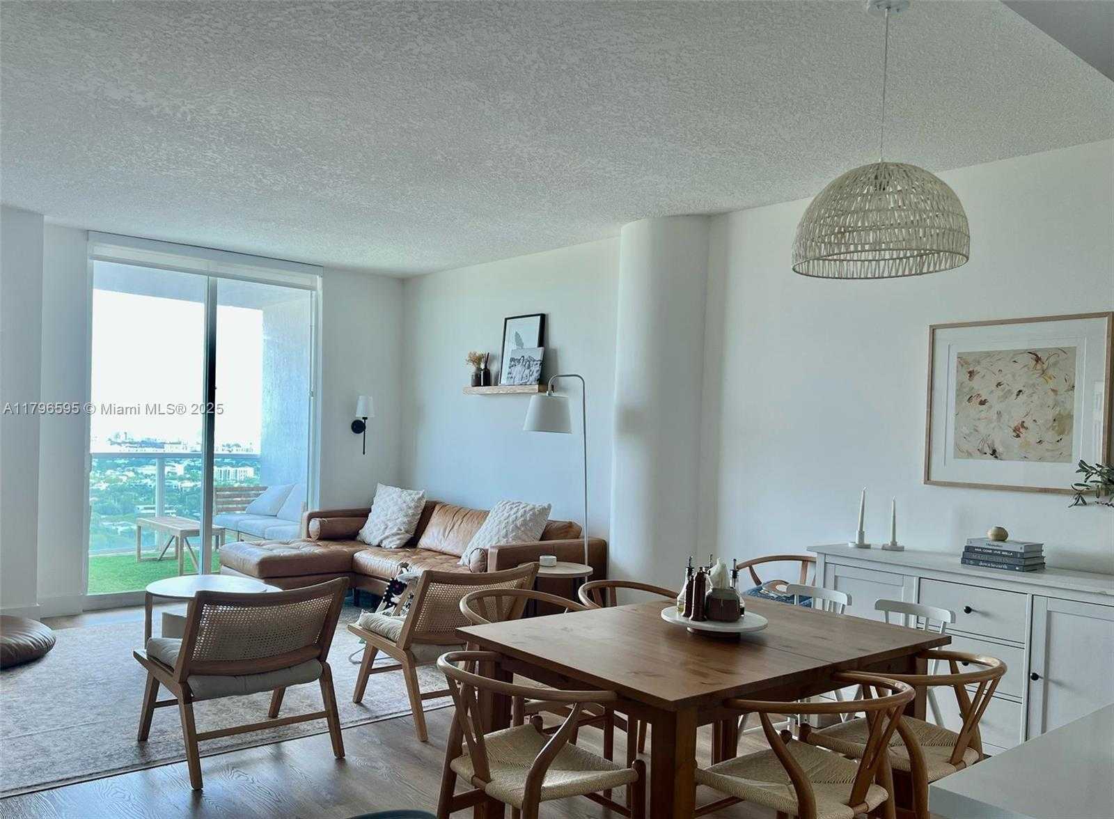 Small Image of 2101 BRICKELL AVE #3208, Miami Number 12