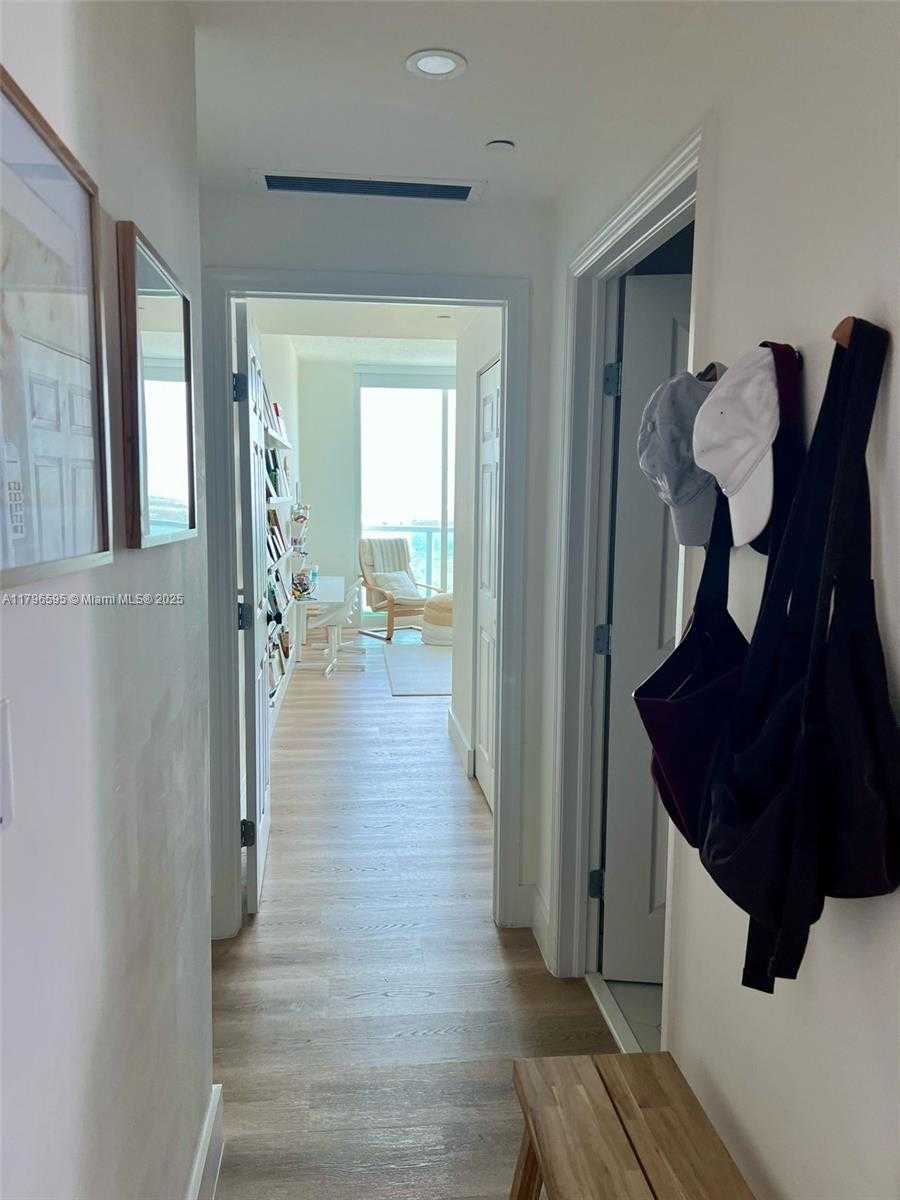 Small Image of 2101 BRICKELL AVE #3208, Miami Number 15