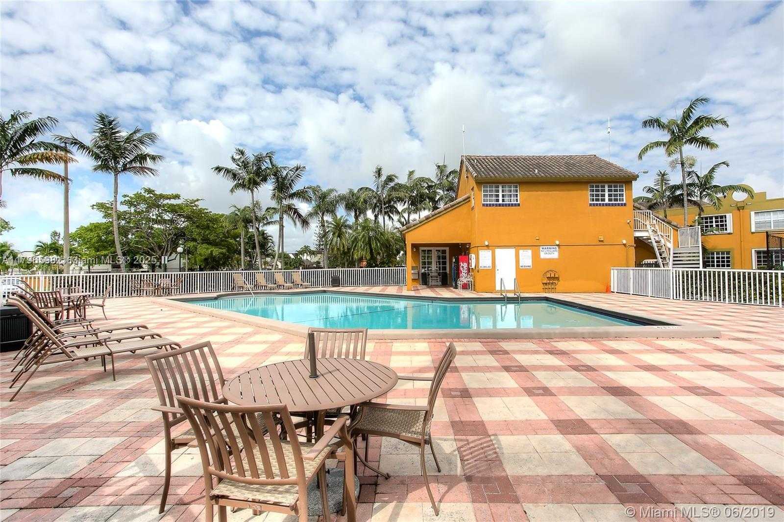 Small Image of 9711 FONTAINEBLEAU BLVD #D102, Miami Number 17
