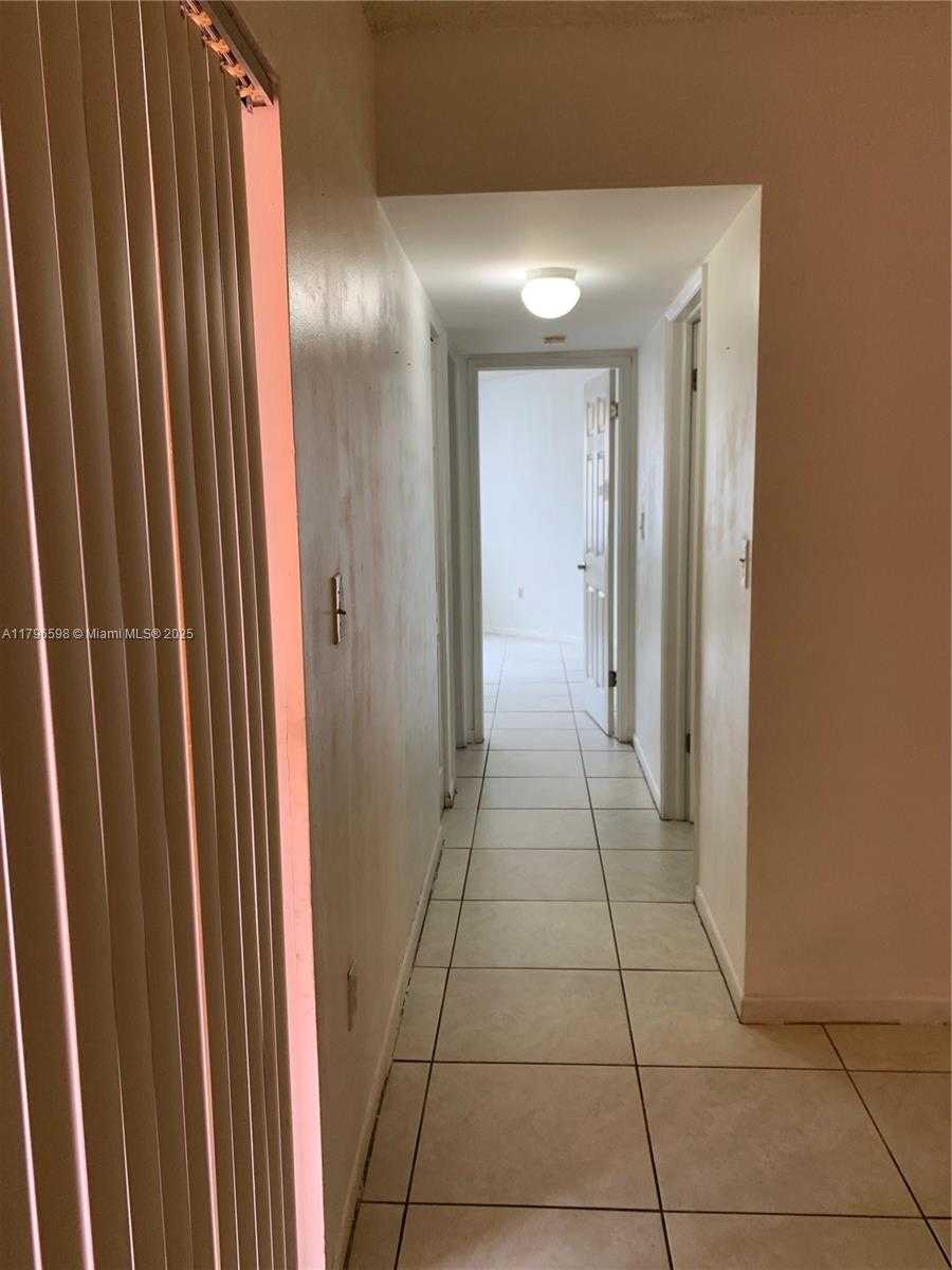 Small Image of 9711 FONTAINEBLEAU BLVD #D102, Miami Number 22