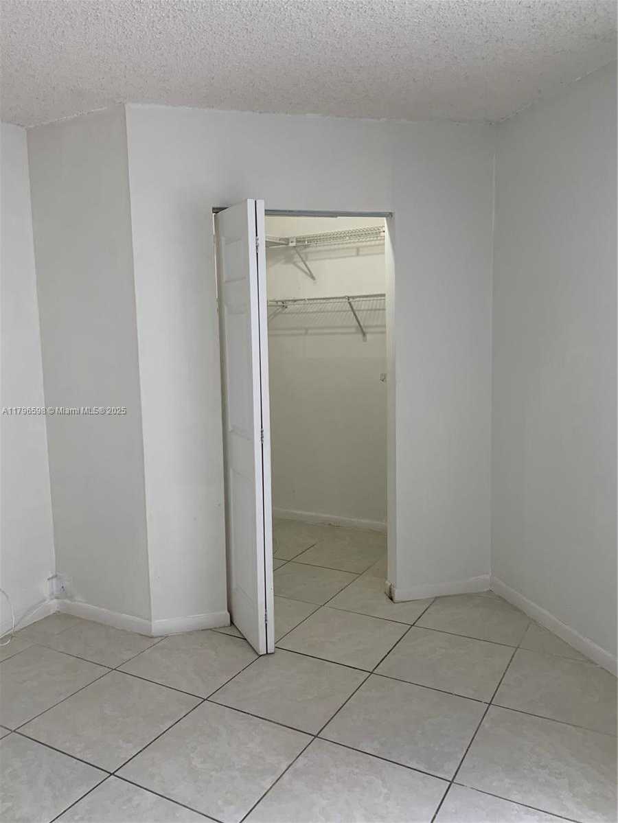 Small Image of 9711 FONTAINEBLEAU BLVD #D102, Miami Number 28