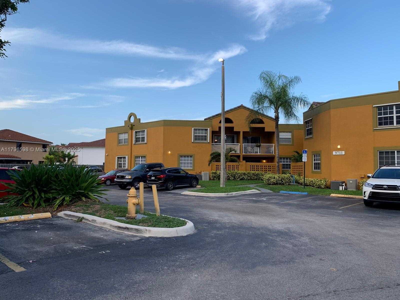 Small Image of 9711 FONTAINEBLEAU BLVD #D102, Miami Number 3