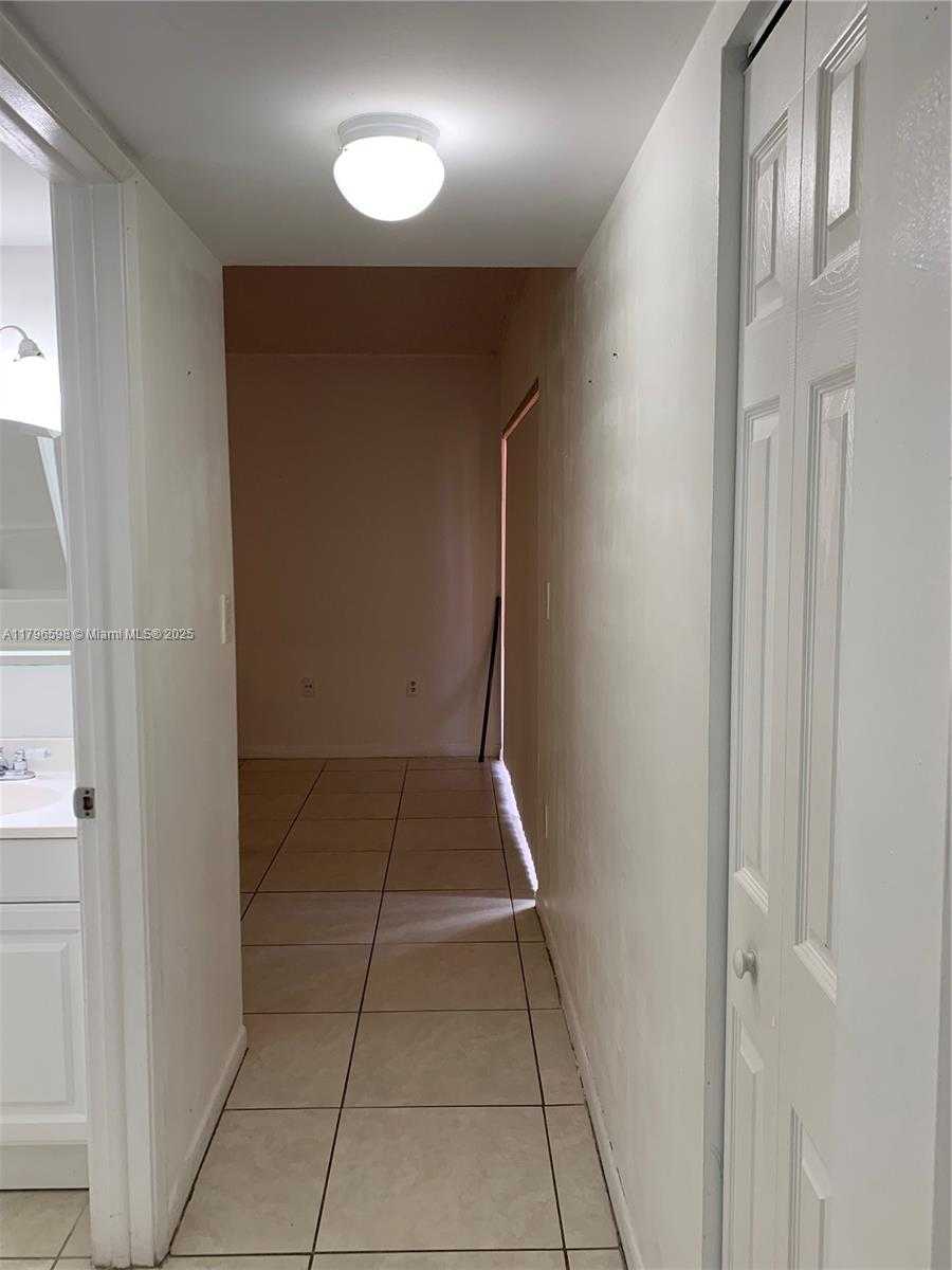 Small Image of 9711 FONTAINEBLEAU BLVD #D102, Miami Number 32