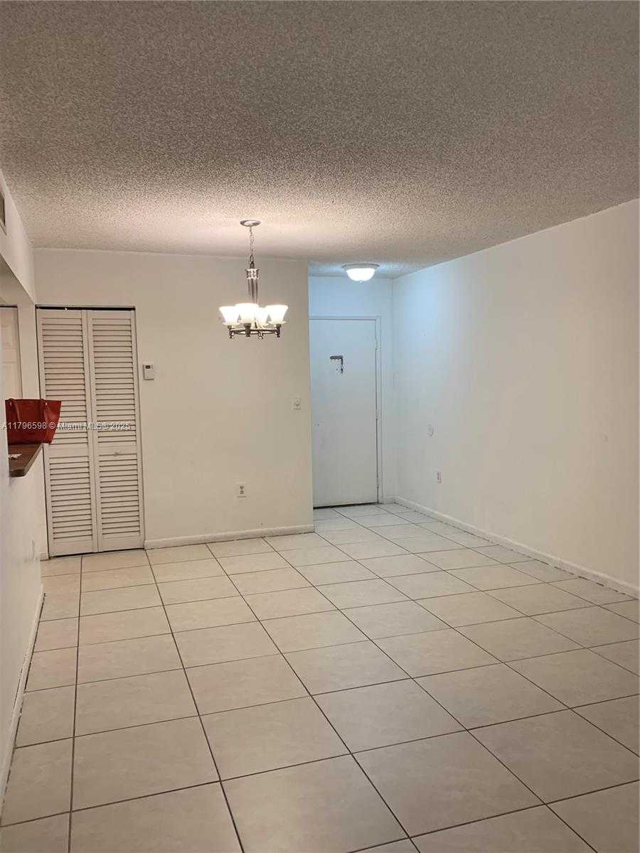 Small Image of 9711 FONTAINEBLEAU BLVD #D102, Miami Number 33