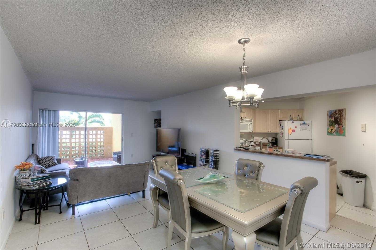 Small Image of 9711 FONTAINEBLEAU BLVD #D102, Miami Number 5