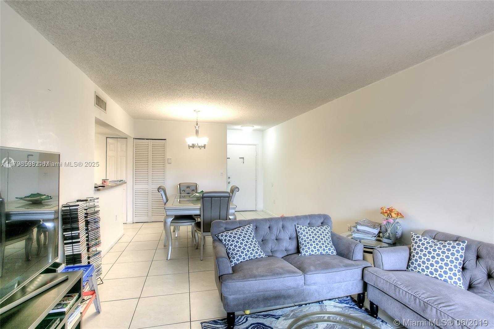Small Image of 9711 FONTAINEBLEAU BLVD #D102, Miami Number 7
