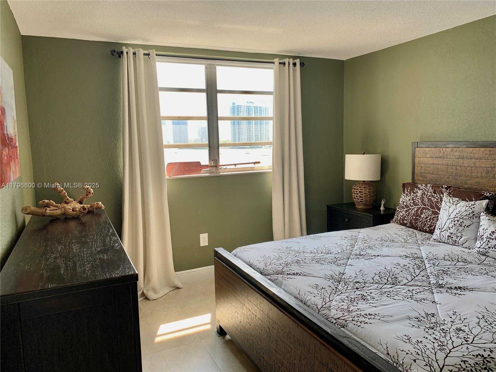 Small Image of 3000 MARCOS DR #P512, Aventura Number 10