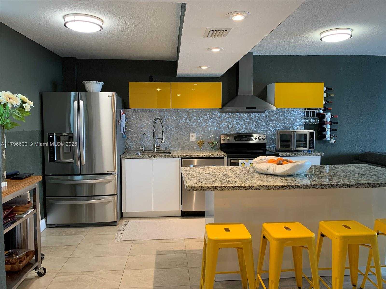 Small Image of 3000 MARCOS DR #P512, Aventura Number 12