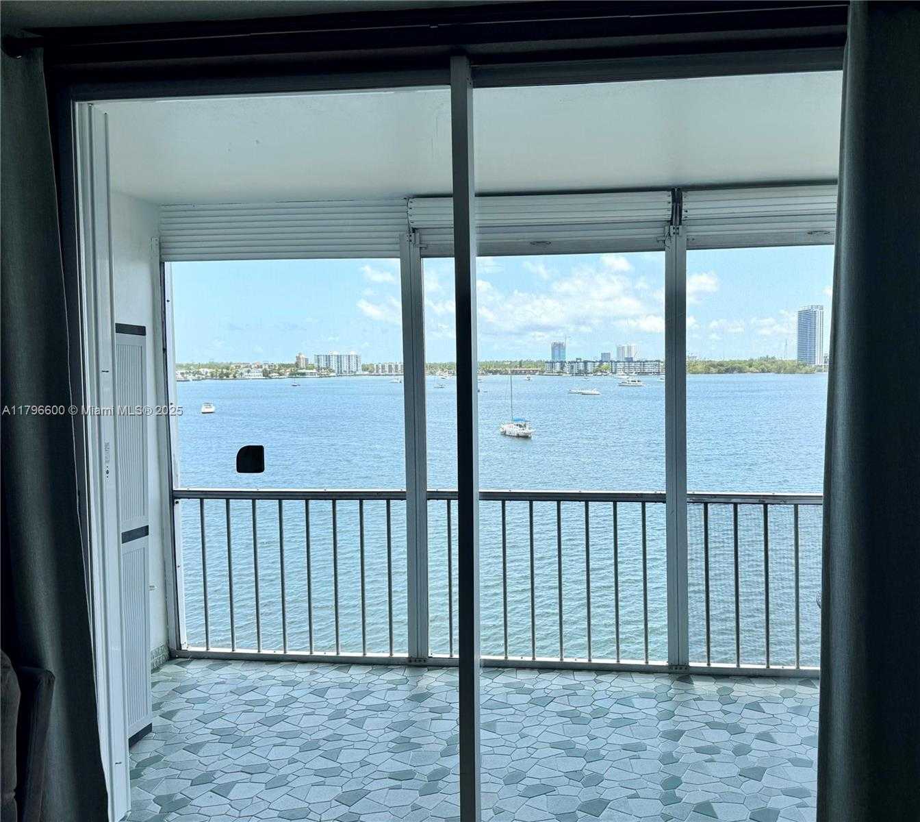 Small Image of 3000 MARCOS DR #P512, Aventura Number 19