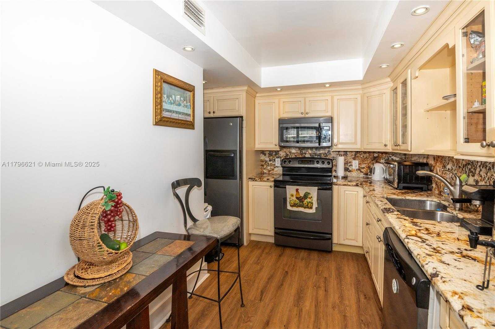 Small Image of 7545 EAST TREASURE DR #9B, North Bay Village Number 11