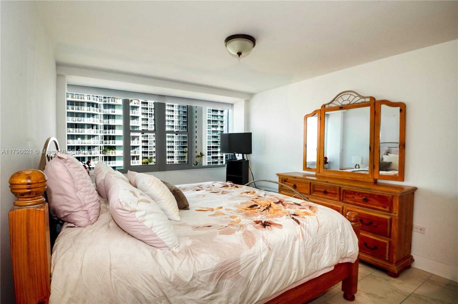 Small Image of 7545 EAST TREASURE DR #9B, North Bay Village Number 15