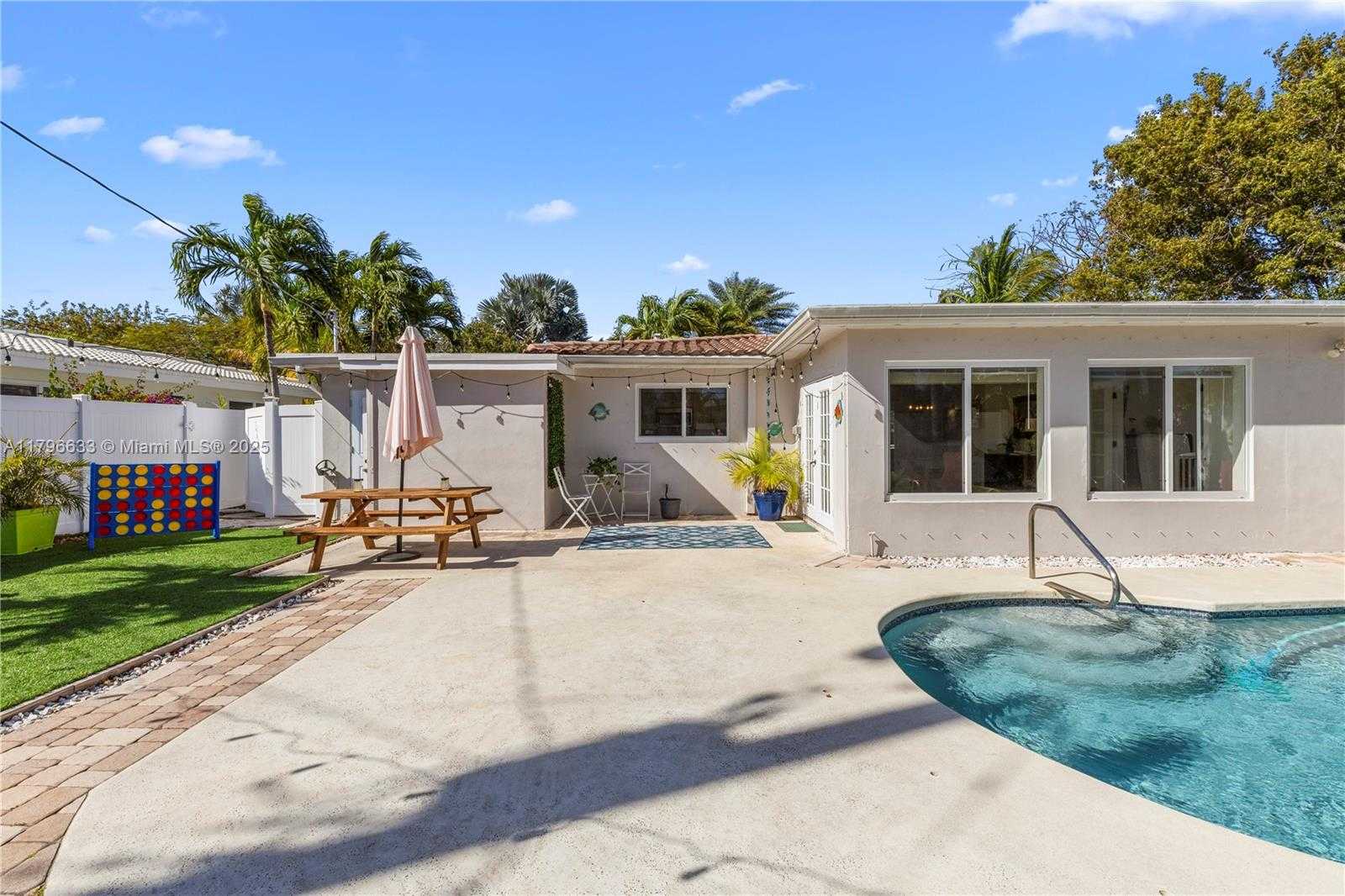 Small Image of 1116 SOUTH EAST 13TH CT, Deerfield Beach Number 19