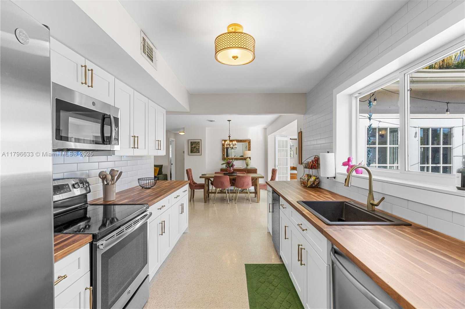 Small Image of 1116 SOUTH EAST 13TH CT, Deerfield Beach Number 2