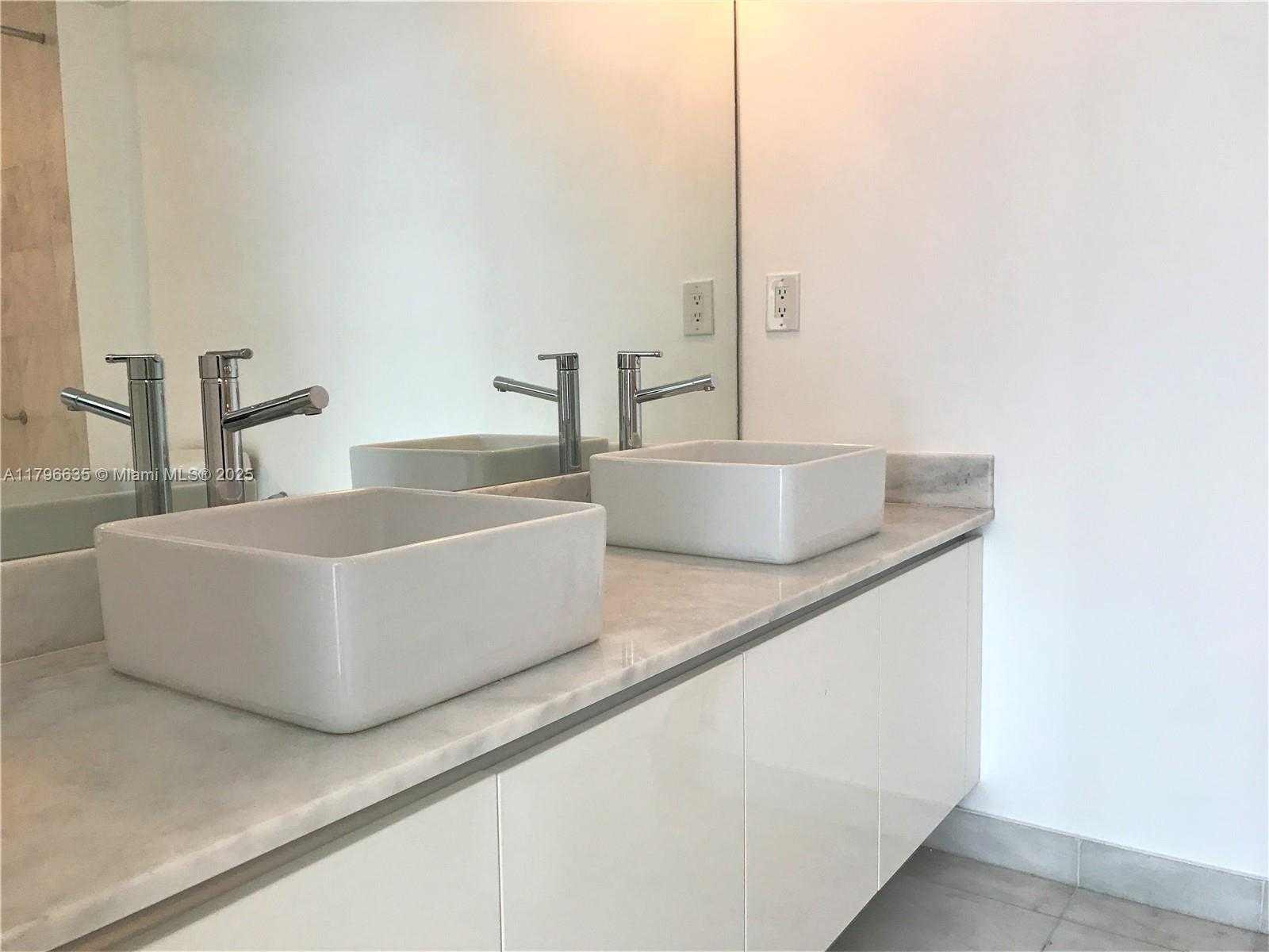 Small Image of 601 NORTH EAST 36TH ST #1511, Miami Number 19