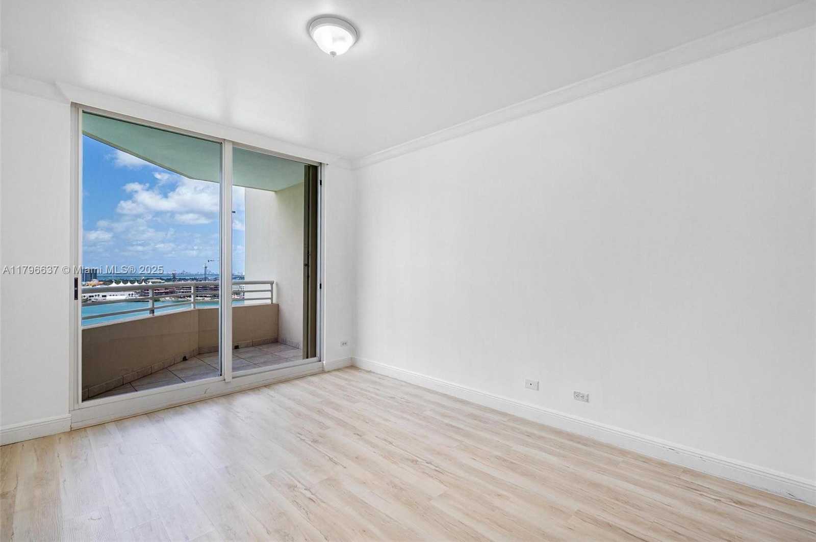 Small Image of 888 BRICKELL KEY DR #2010, Miami Number 13