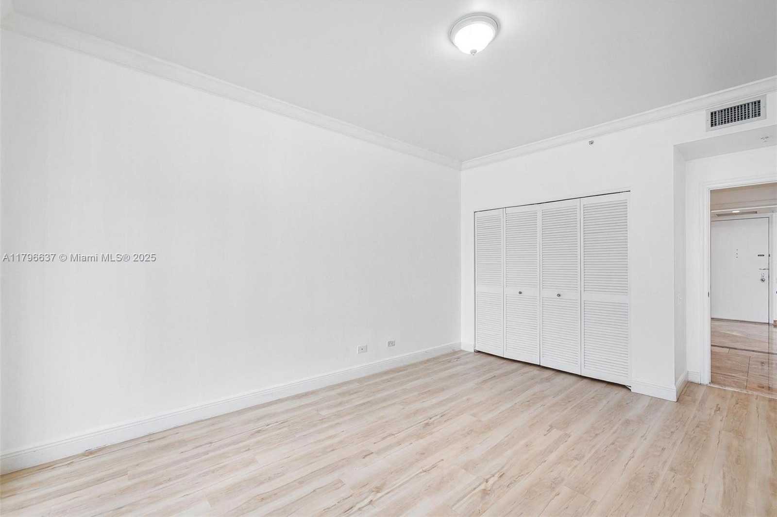 Small Image of 888 BRICKELL KEY DR #2010, Miami Number 15