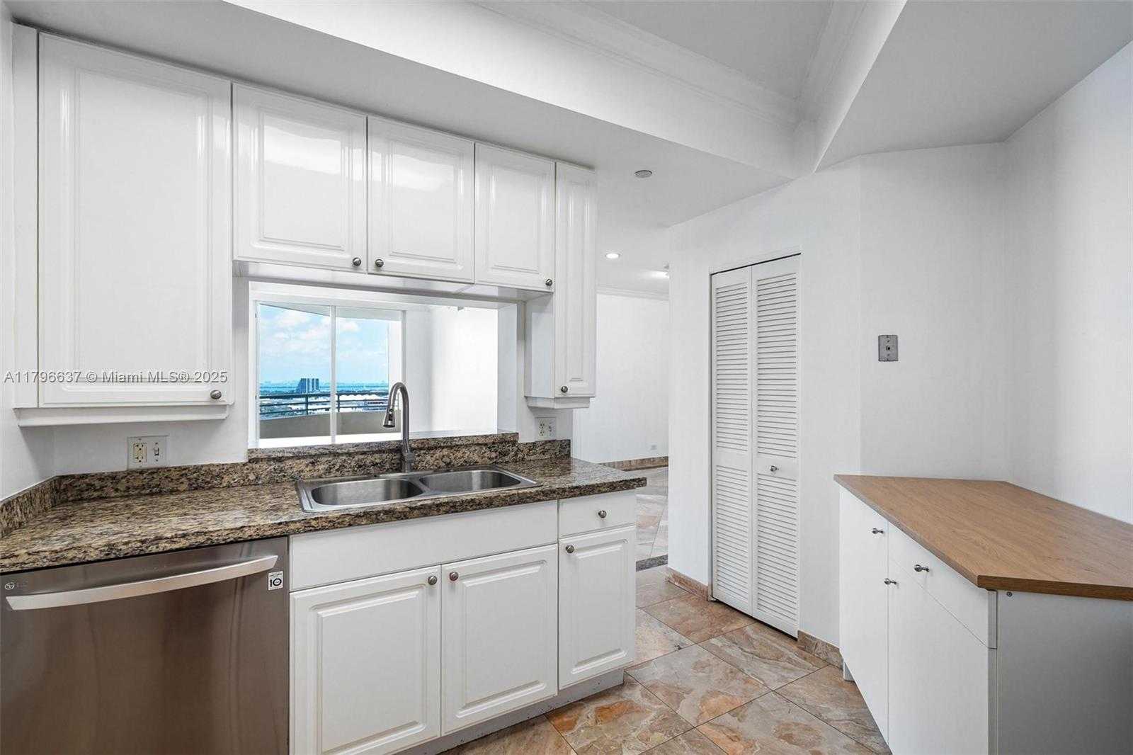 Small Image of 888 BRICKELL KEY DR #2010, Miami Number 28